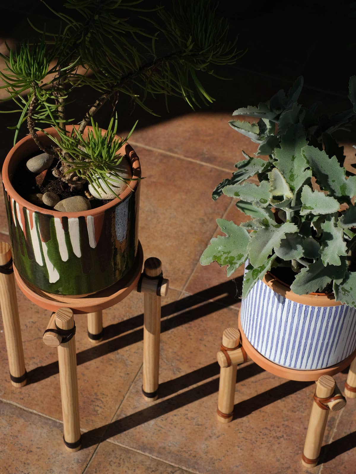 Casa Atlântica - Wholesale Plant Pot Stand - Wood and leather plant pot holder M7