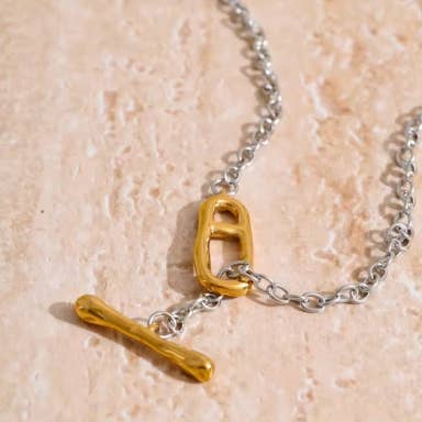 Vie Jewelry - Wholesale Pendant/charm necklace - Manson Toggle Clasp Necklace 1