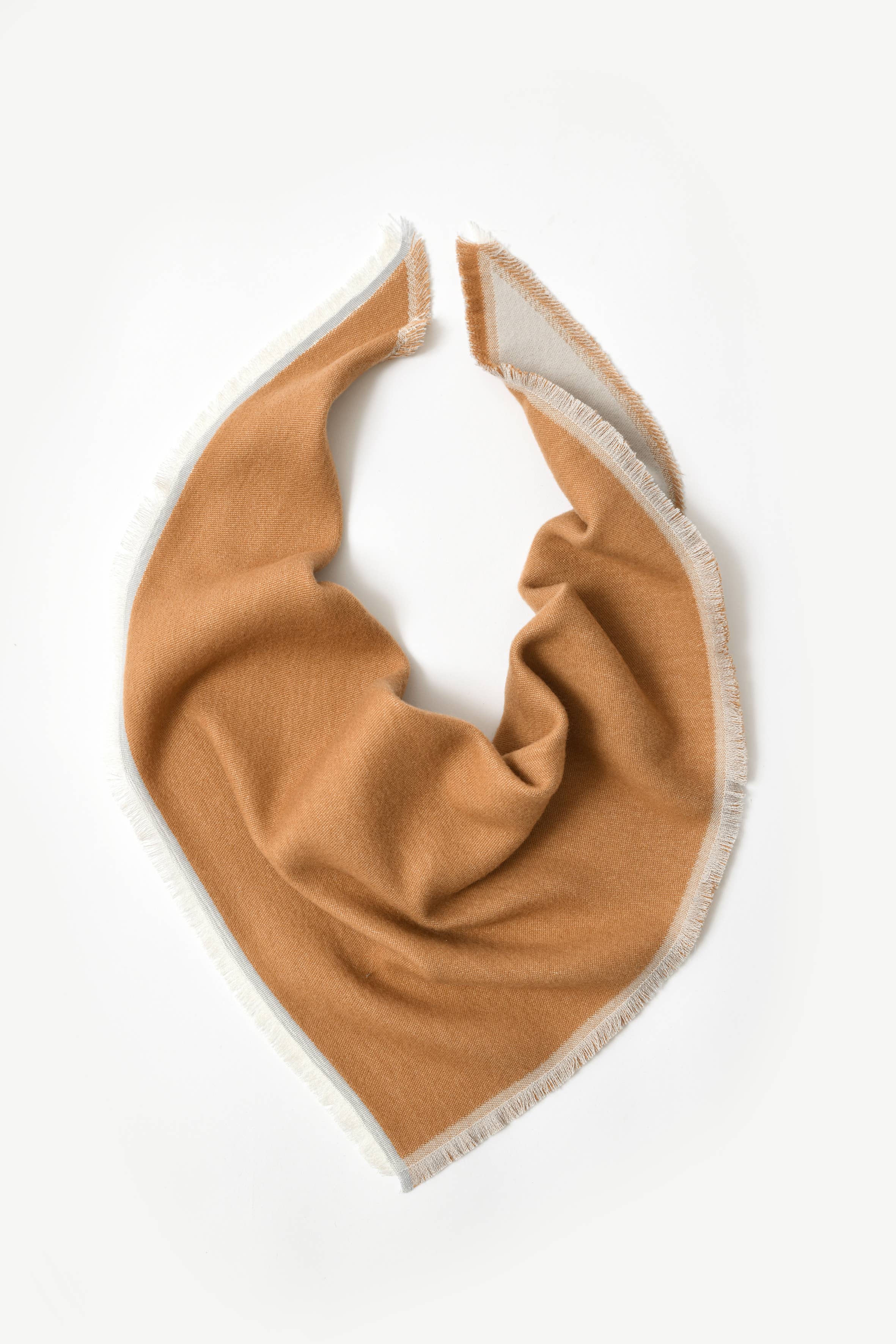 Abstract - Vente Bandana – femme - Bandana triangulaire en laine avec petites franges0