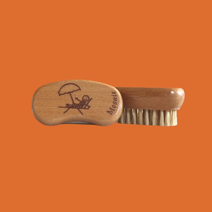 Moonie Eco Friendly Products - Wholesale Nailcare Set - Natural Wooden Kid's Nail Brush1