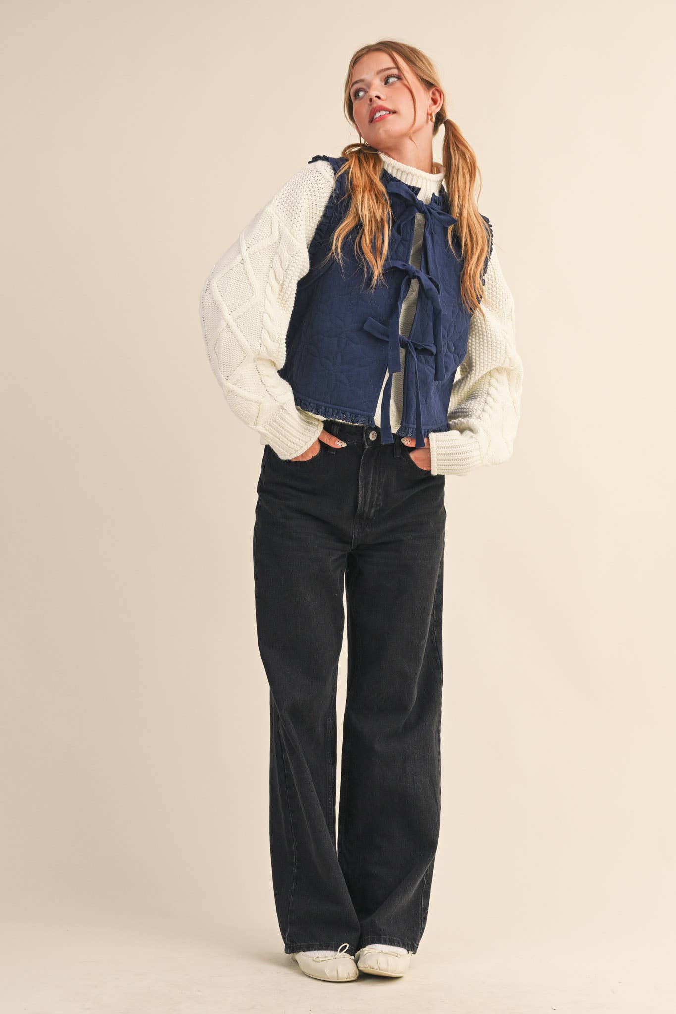 &MERCI - Wholesale Outerwear Vest - Women's - FLORAL QUILTED LACE TRIM BOW TYING VEST MJK411317