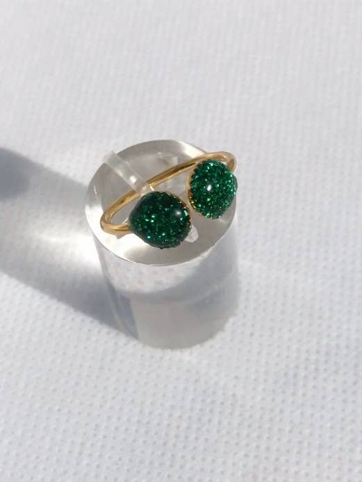 Anillo doble dentado verde bañado en oro para venta al por mayor de La Chaumière à Bijoux