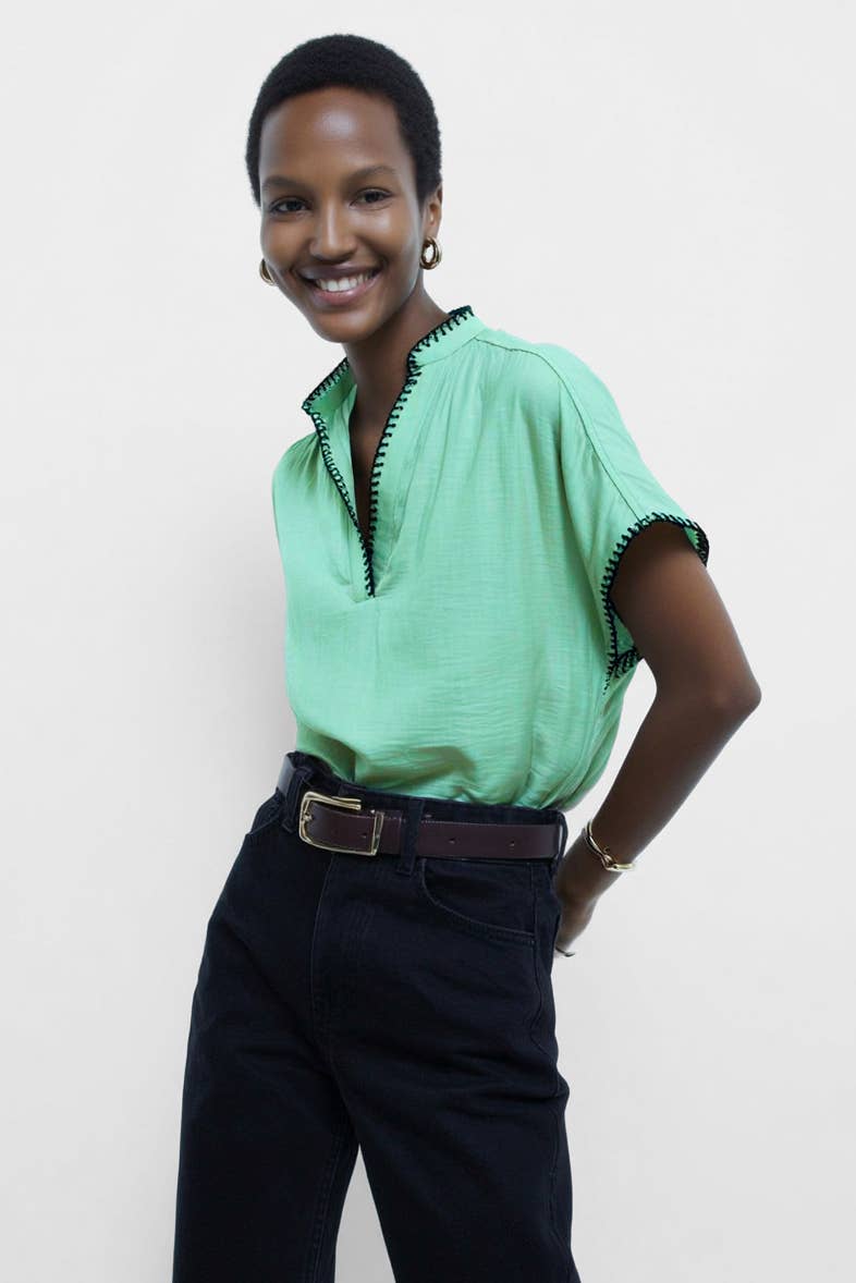 Naked Zebra - Venta al por mayor Blusa - Mujer - Blusa regular con hombros caídos y pespunte.4