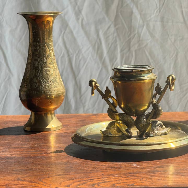 Office Objets - Wholesale Candle holder - Large 19th-century candlestick with dolphin motifs in brass9