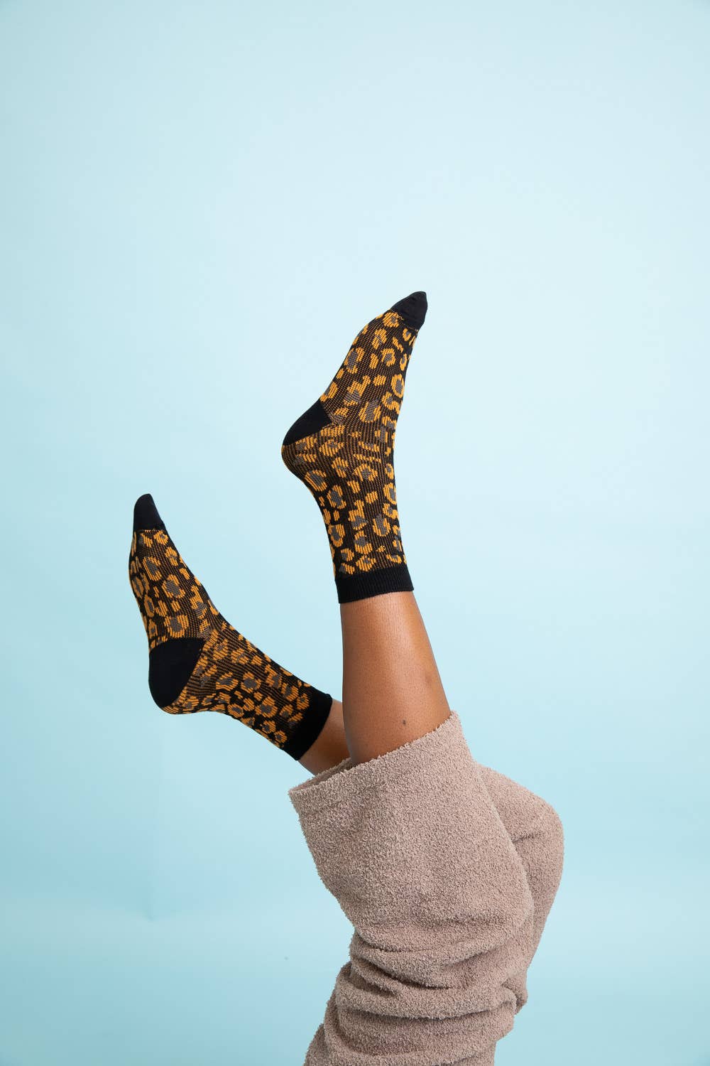 Leto Accessories - Wholesale Socks - Women's - 🐾 Soft Animal Print Leopard Knit Socks – Perfect for Winter2