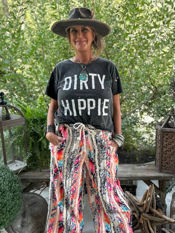 Camiseta Dirty Hippie, negra vintage para venta al por mayor de Jaded Gypsy