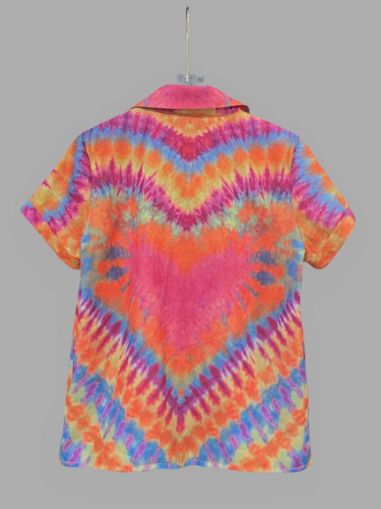 Colored Tie-dye rainbow pocket short-sleeved shirt for wholesale on Faire1