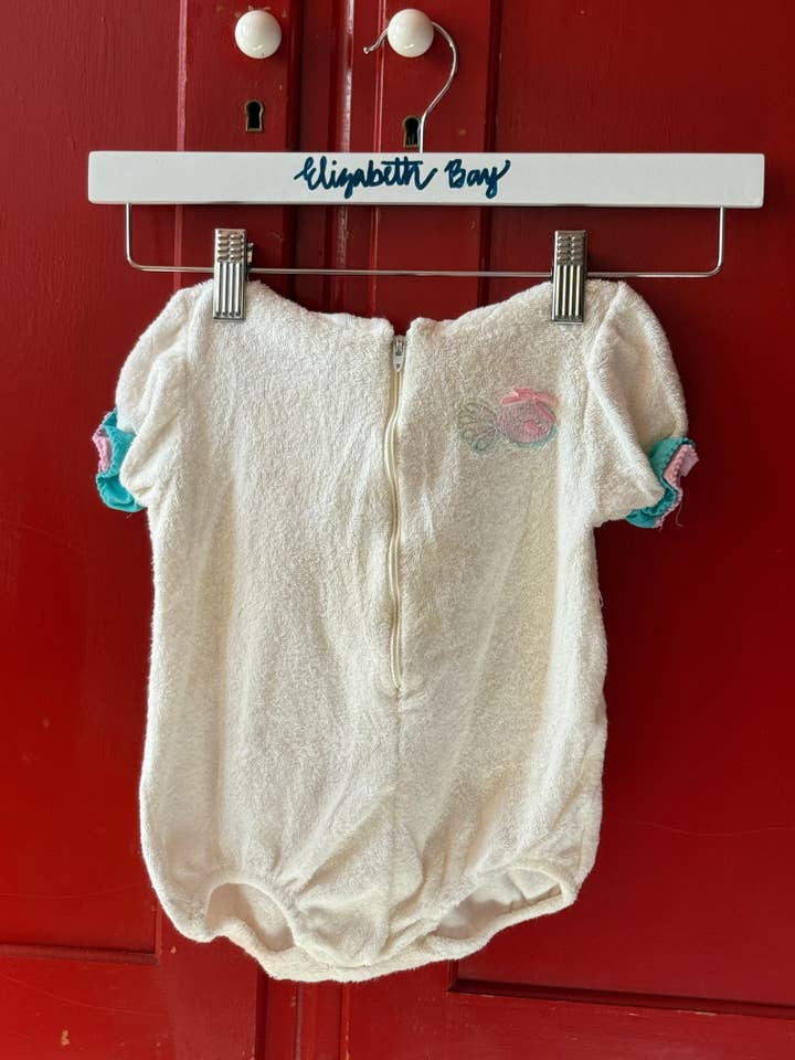 1960er Jahre Zuckerwatte-Frottee-Strampler für den Großhandel von Elizabeth bay