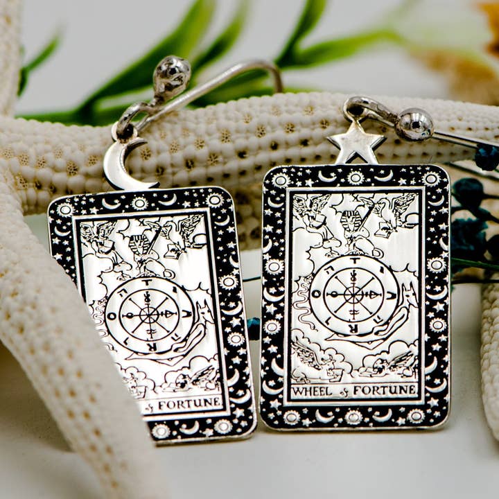 Das Glücksrad mit Tarotgravur aus 925er-Sterlingsilber für den Großhandel von DreamedBy