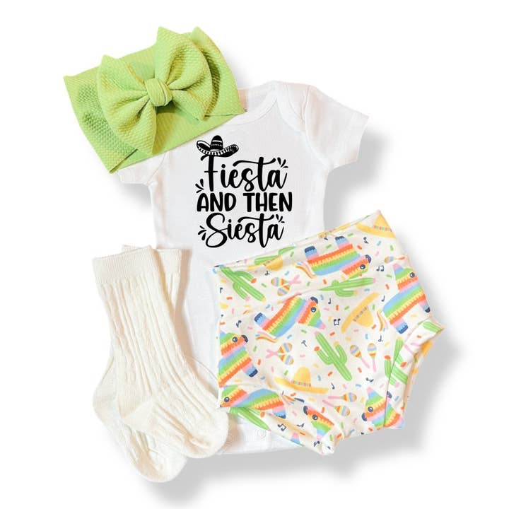 Ensemble Fiesta Baby Bummie pour la vente par Tiny toes Baby Co