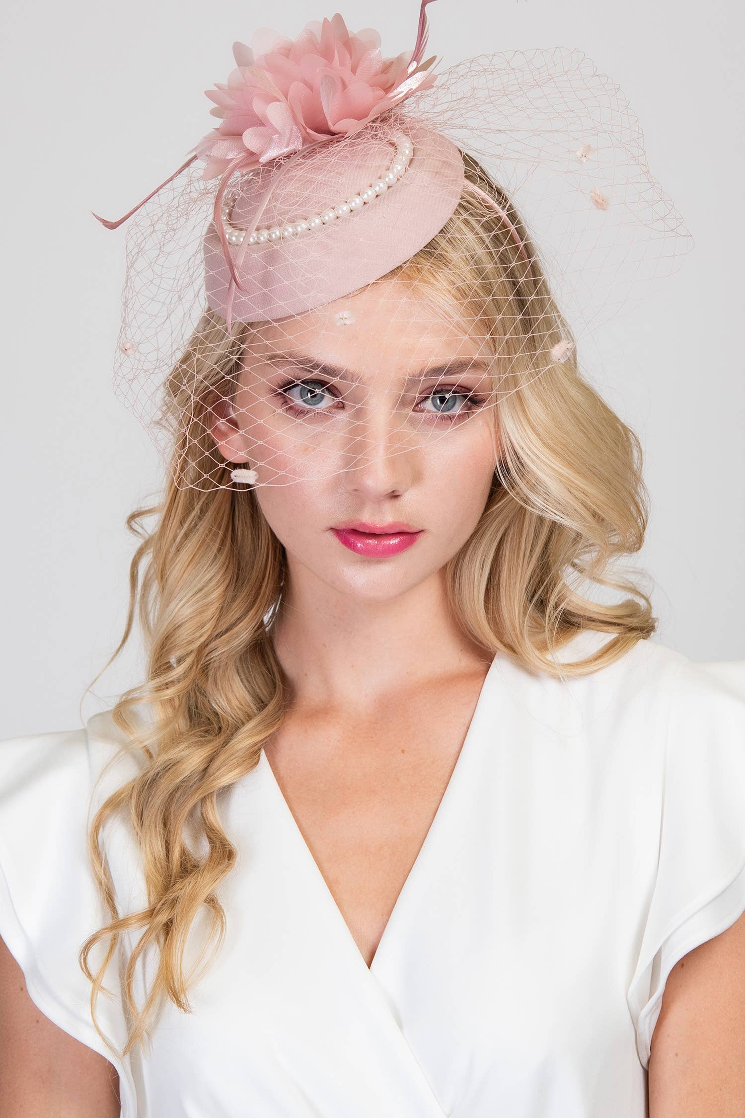 SP Sophia Collection - Vente Chapeau bibi – femme - Fascinateur orné de bijoux à plumes florales 7