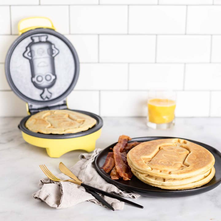 Uncanny Brands - Wholesale Kitchen Appliance - Uncanny Brands Minions Kevin Pancake Maker