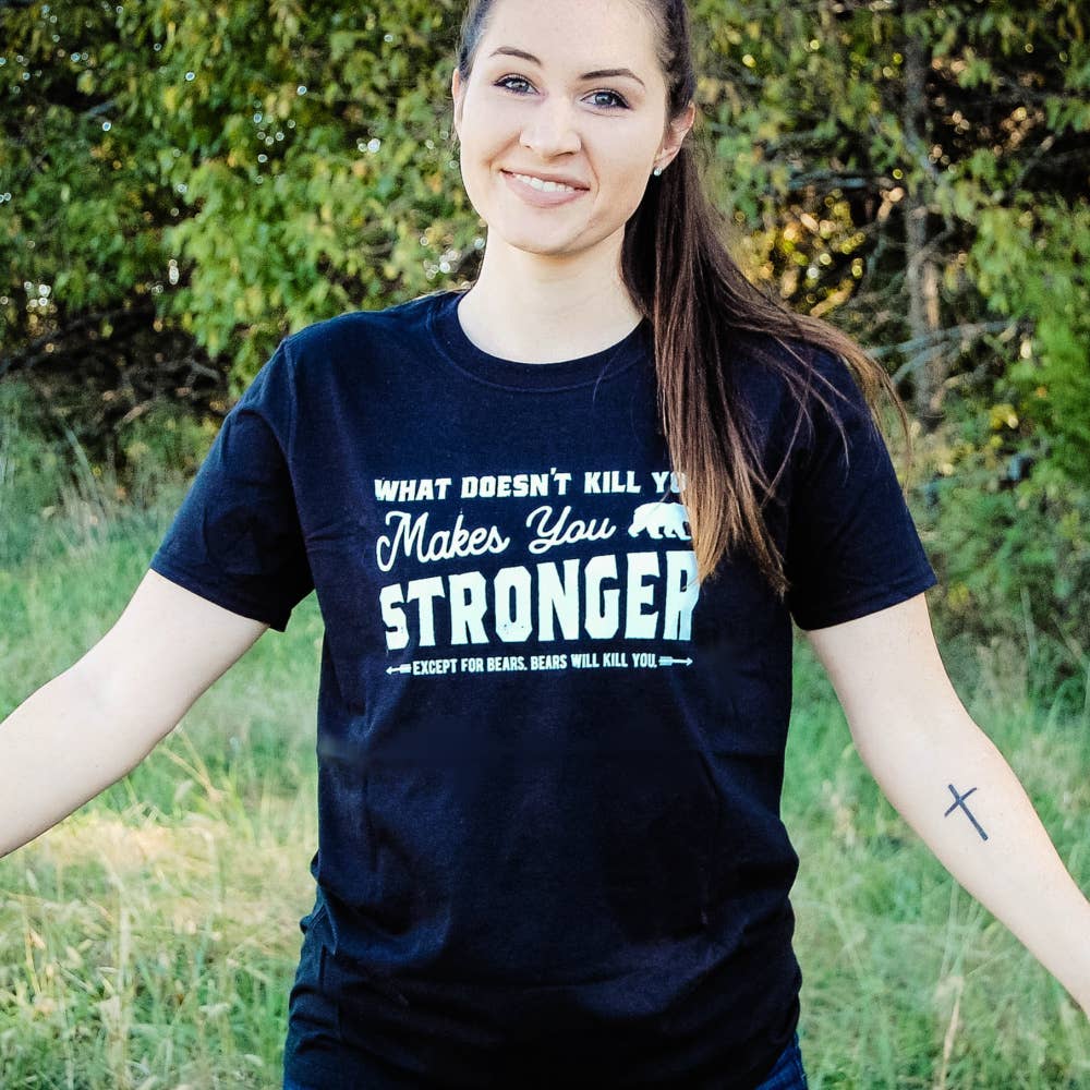 Suzy Swede – wholesale T-shirts med screentryck – Unisex – What Doesn't Kill You Unisex T-shirt | Grit Perseverance Funn2