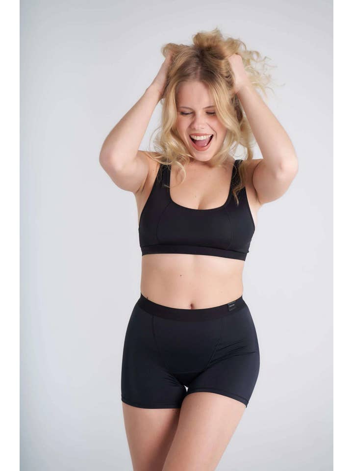 Zwart ELLA super absorberende menstruatieboxershort voor groothandel op Faire3