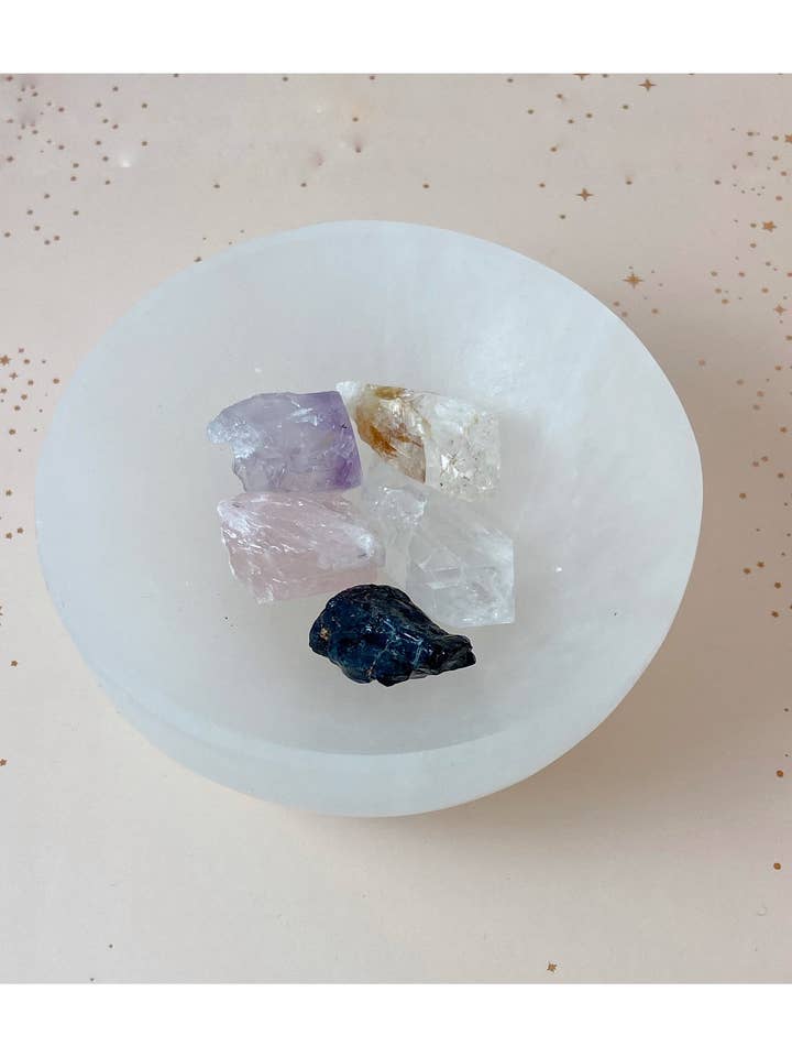 Polerad selenit laddningskristallskål med lösa kristaller för wholesale av Ariana Ost