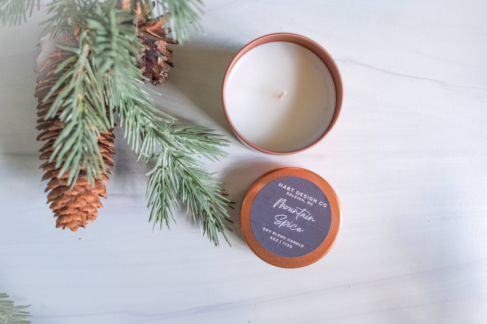 Hart Design Co - Vente Bougie en bocal - Mountain Spice | Collection Ski Haus0