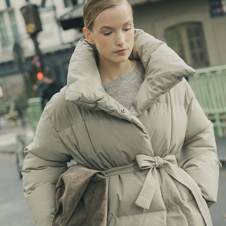 Giubbotto Corto Trapuntato con Collo Ampio FC7538 per la vendita all'ingrosso da parte di Copperose