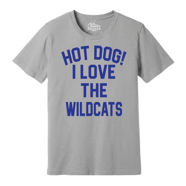 Oh là là ! J'adore le T-shirt Wildcats pour la vente par The Chester Drawer