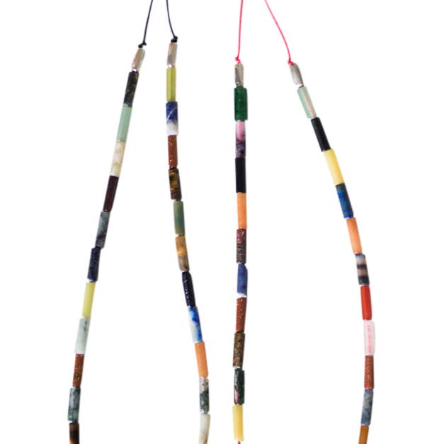 Colar Kenia com contas de tubo e acabamento em prata por atacado de Karen Hallam Jewelry