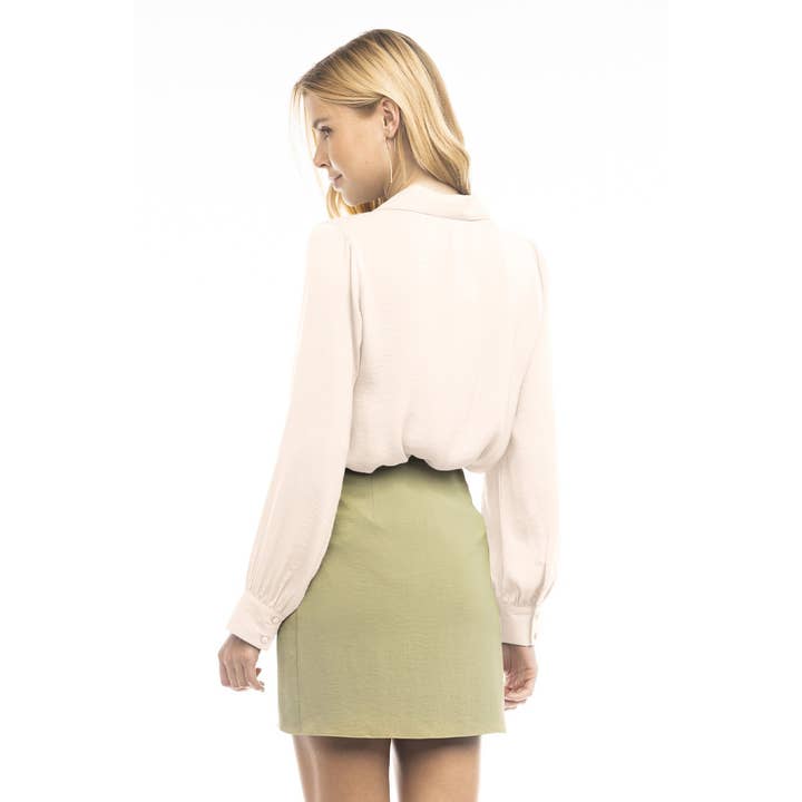 Naked Zebra - Vendita all'ingrosso Camicetta - Donna - Blusa Classica con Scollo a V e Bottoni - T7