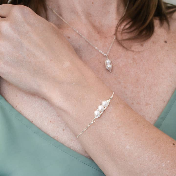 Rising Jewelry - Wholesale Pendant/Charm Necklace - Pea pod necklace, White, Peapod Jewelry, Mothers Day Gift