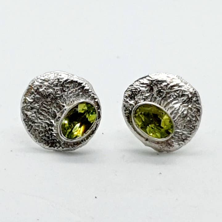 Orecchini Melting Round in argento con peridoto per la vendita all'ingrosso da parte di K.DesignJewelry