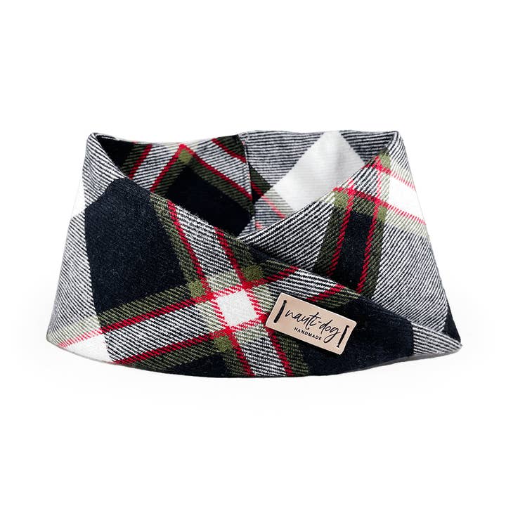 Sciarpa invernale per cani in flanella scozzese Holly Christmas per la vendita all'ingrosso da parte di Nauti-dog Handmade