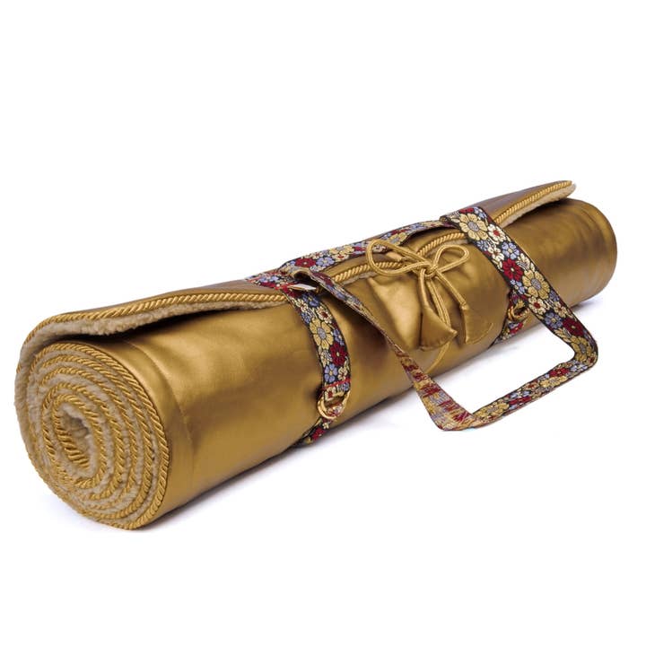 Yoga-matta i guld med fleece, lavendel och bärrem för wholesale av Holistic Silk Ltd