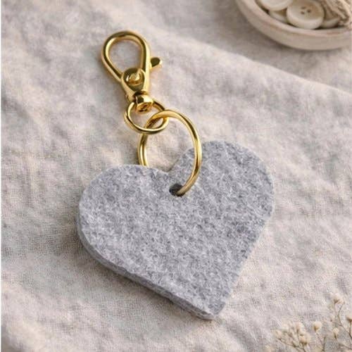 Scandinavian Hearts - Wholesale Purse/Bag Accessory - Women's - Felt Heart Purse Charm Minimalist Ksychain8
