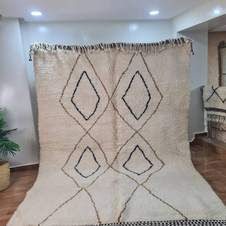 Autentisk håndknyttet Beni Ourain uldtæppe 150×250 cm 351 for engroshandel hos Maroccarpets Poufs and pillows wholesale +31648976894