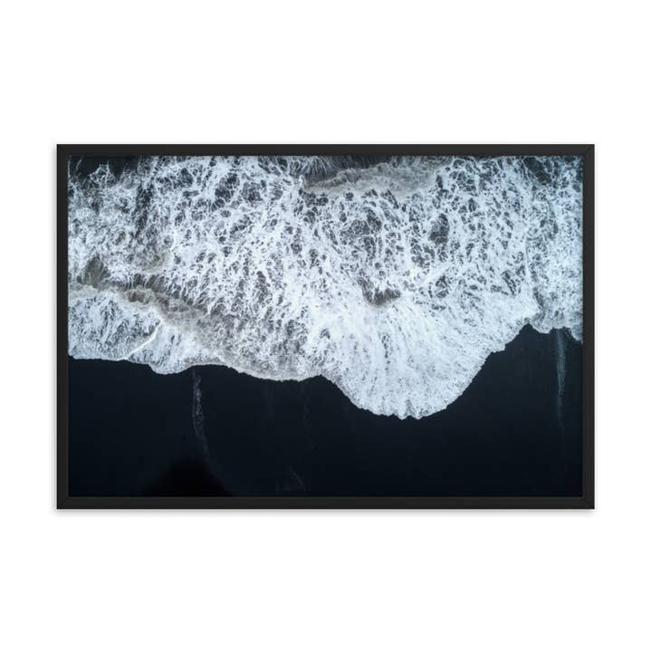 Vitt vatten och svart sand kustlandskap inramad konst för wholesale av Pipa Wall Art & Home Decor