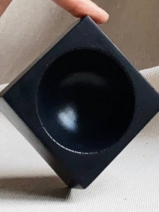 CYBUS - concrete storage compartment for wholesale by Atelier La Rouleuse