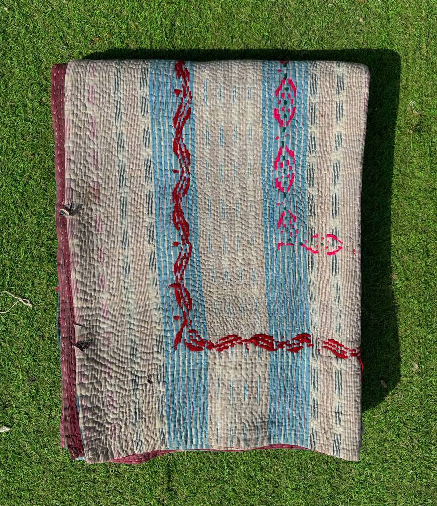 Bhawana Handicrafts - Wholesale Quilt - Antique Vintage Kantha Quilt Cotton Throw Sari Quilt Blanket2