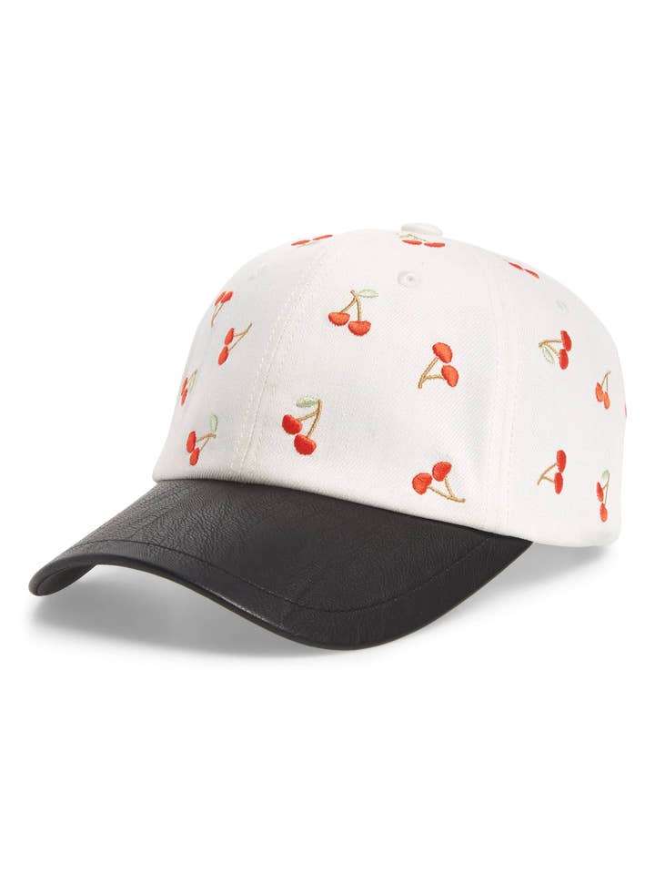 Baseballpet met kersenrood voor wholesale door Knotty Accessories