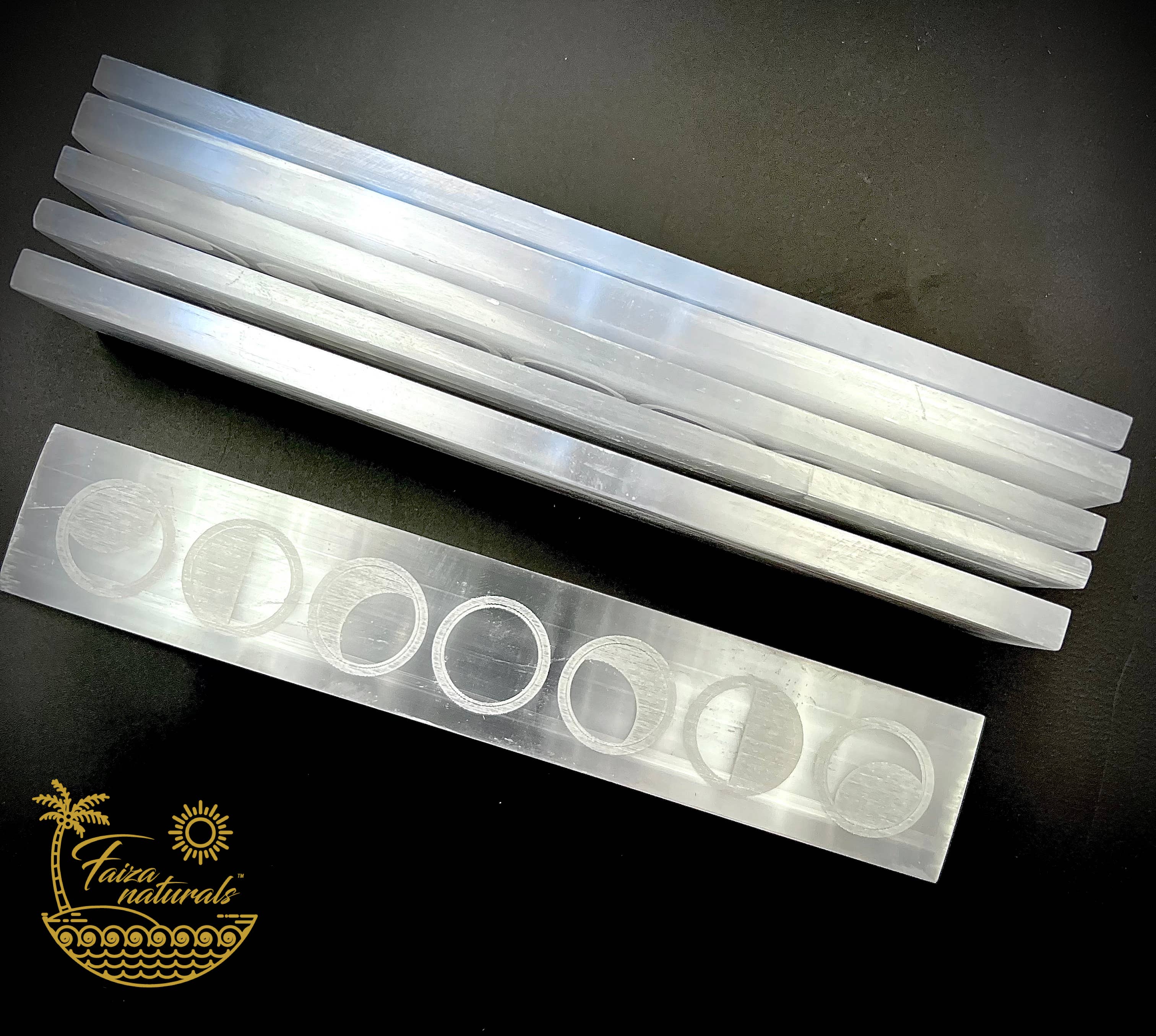 Faiza Naturals – wholesale Crystal-charging plate – 7 Chakra Selenite Crystal Charging Plate (8 inch)3