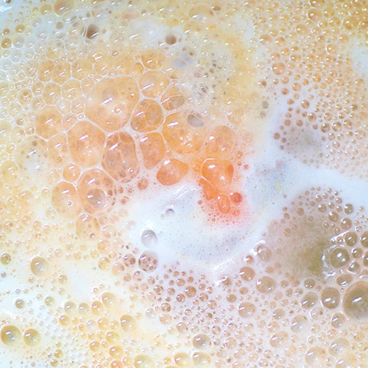 Orglamix - Wholesale Bath Bomb/Fizz - Turmeric Bath Bomb | Glow Soak For Brightening Skin3