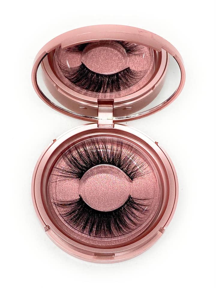 3D Lash In The Style Enchanted for wholesale by Miinachi Cosmetics