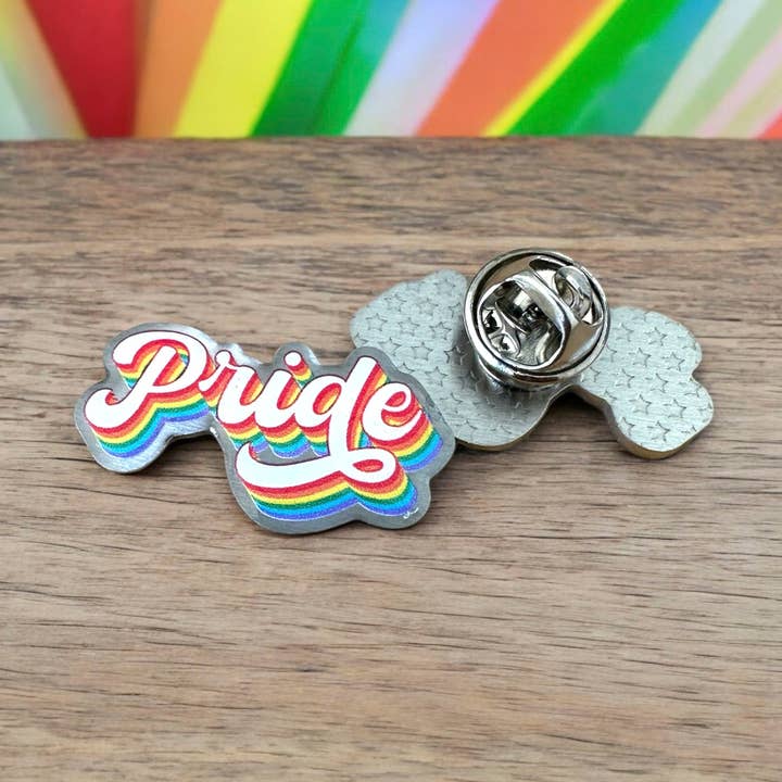 Pride Word - miljövänlig emaljerad nål för wholesale av The Enamel Pin Factory