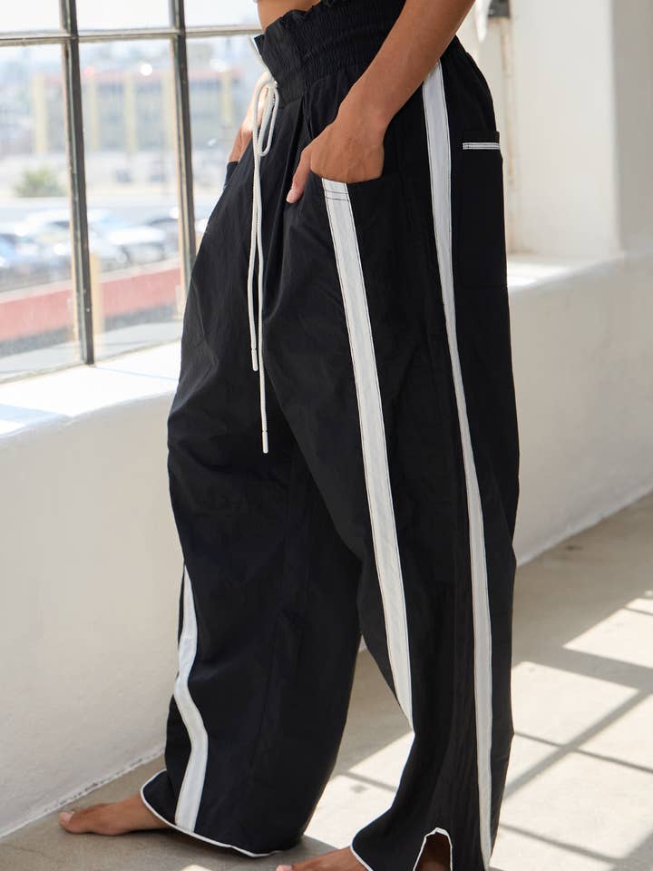 BUCKETLIST INC - Wholesale Pants - Women's - IP5540 Windbreaker Pants With Contrast Stripe6