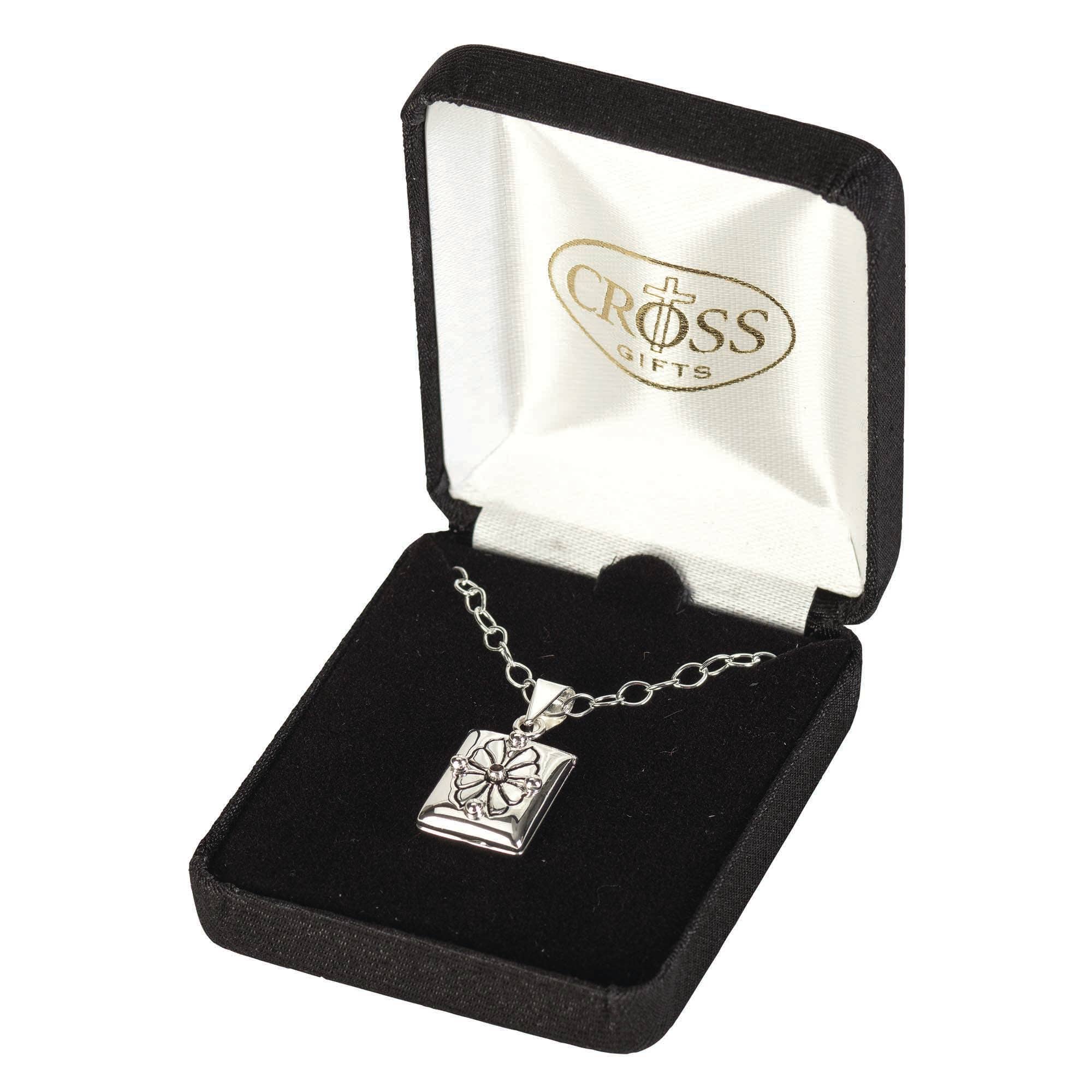 Dicksons - Wholesale Locket Necklace - NK-SS ETCHED HEART LKT 18"DBOX1