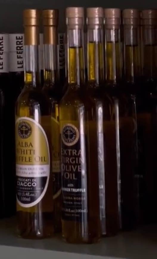 RITROVO - Wholesale Olive Oil - Casina Rossa Black Truffle Infused Olive Oil1