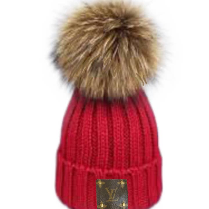 Embellish Your Life – Engroshandel Beanie - Dame – Up-Cycled LV Aftagelig Pom Beanie4