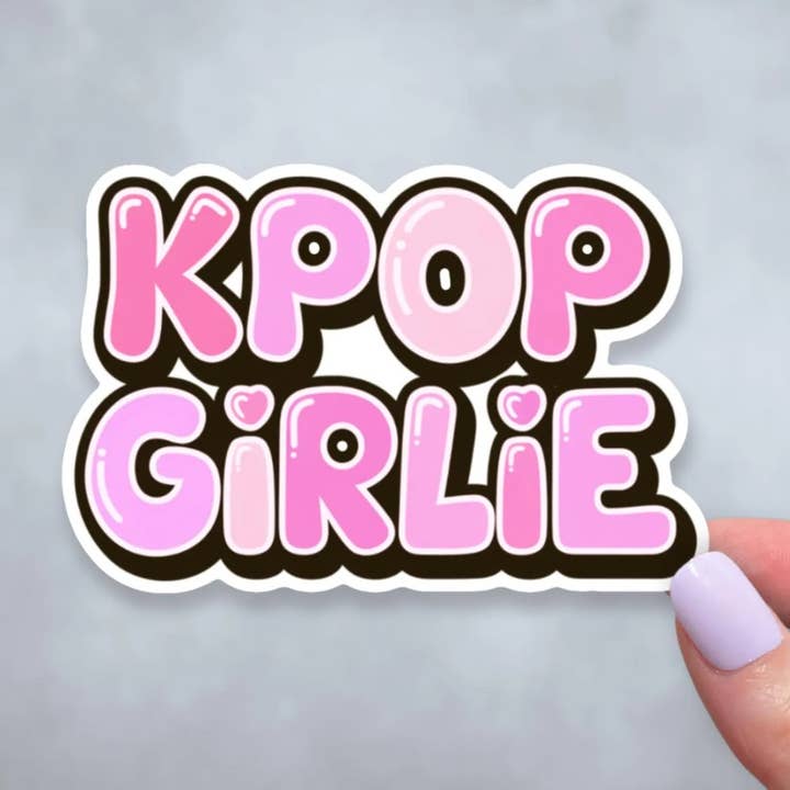 Autocollant en vinyle rose Kpop Girlie pour les amateurs de musique Kpop pour la vente par Sticky Martian