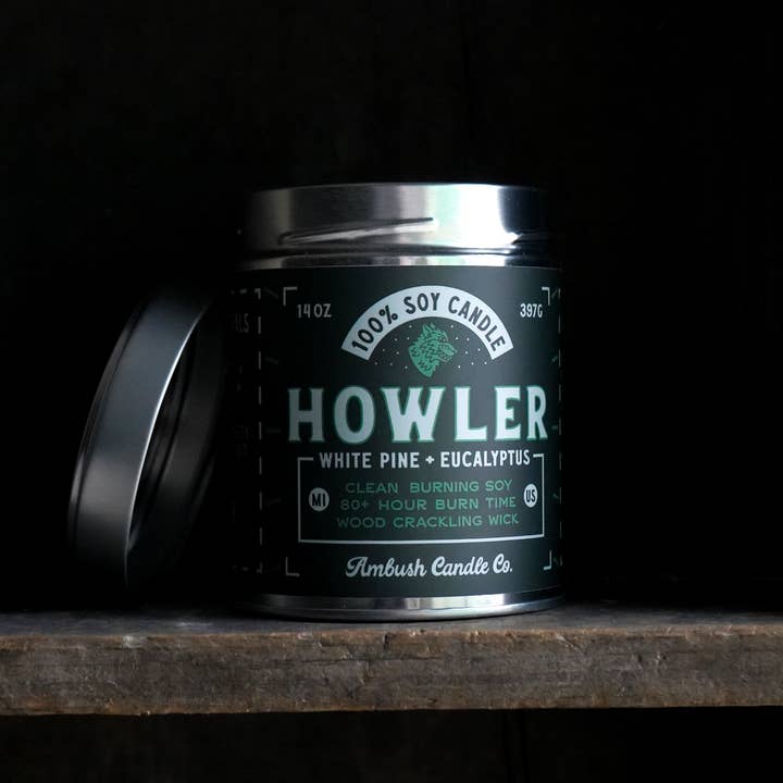 Howler | Vela de soja de pino blanco y eucalipto de 14 onzas para venta al por mayor de Ambush Candle Co.