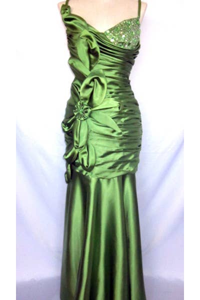 Chicas – Großhandel Kleid – Damen – Langes Satinkleid mit Blumen. C53067