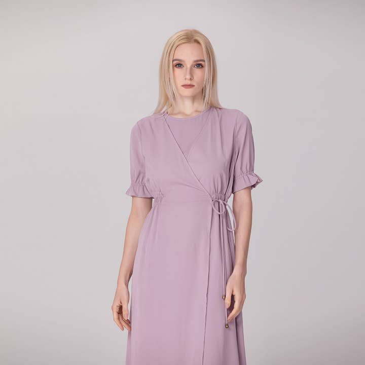 Long belted dress with short sleeves and elasticated cuffs for wholesale by Smart and Joy