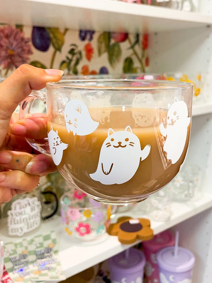 Tasse en verre Cat Ghost pour la vente par Hope and Grey Creative