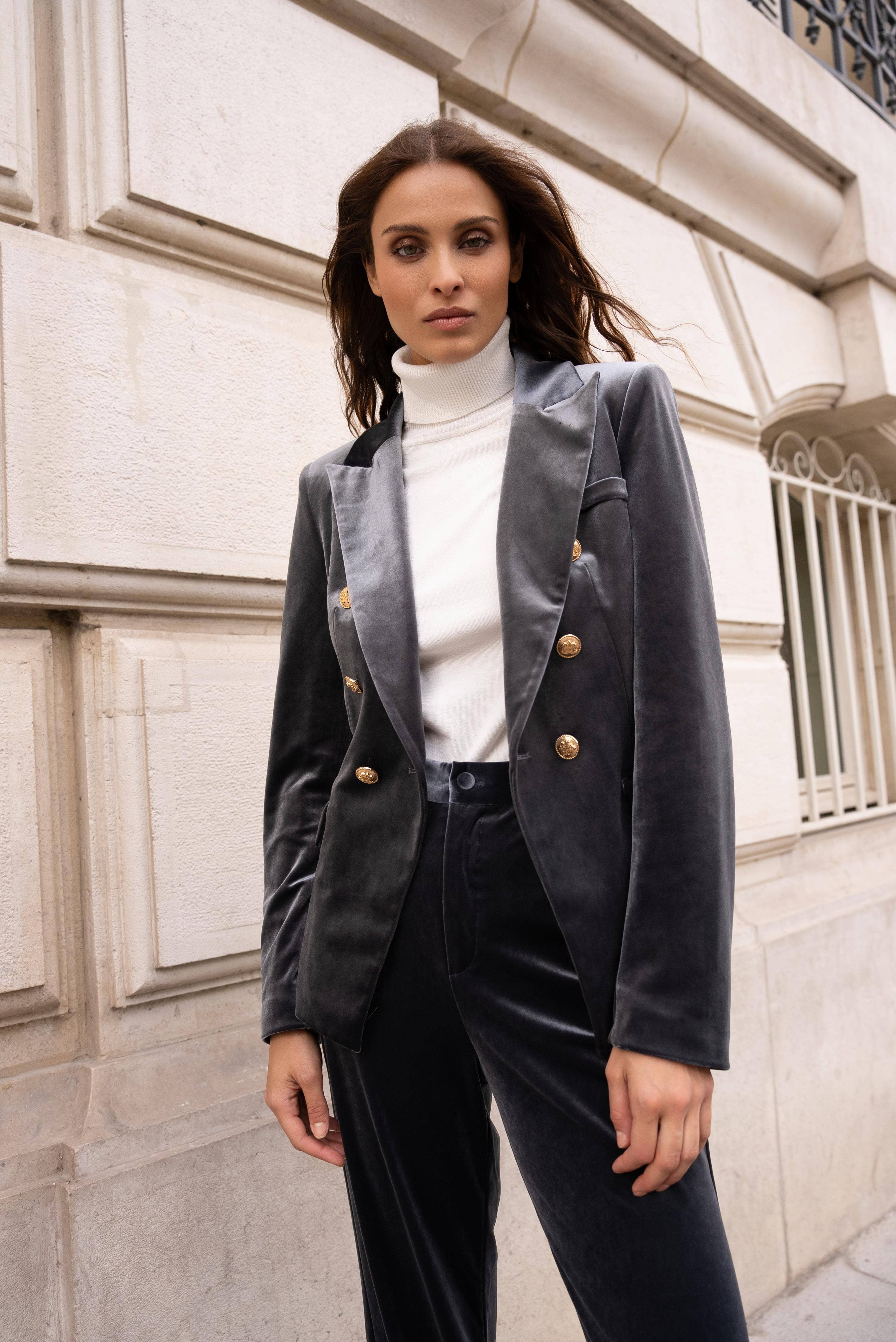 Attentif Paris - Venta al por mayor Chaqueta - Mujer - Chaqueta de terciopelo entallada con botones dorados dobles36