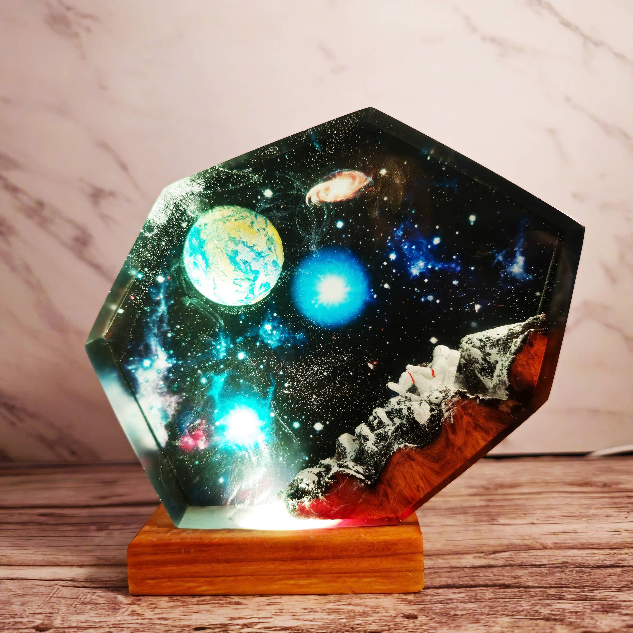 Merchemy - Vendita all'ingrosso Luci notturne - Lampada Spaziale Galassia Astronauta in Resina, Lampada Astronauta in Resina9