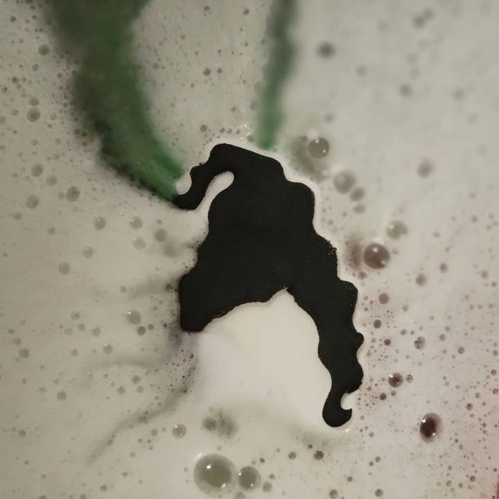 I smell children Bath bomb for wholesale by Little Miss Ellie & Company